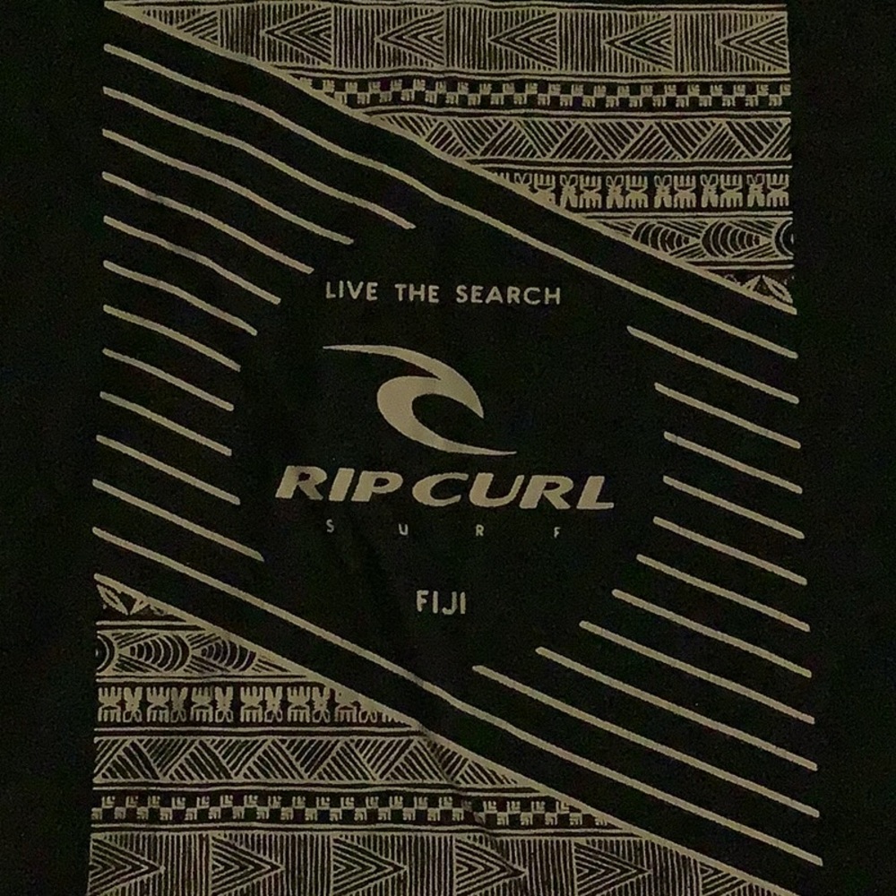 5S4.  Rip curl tshirt (mens)